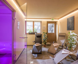 Wellness mit Dampfbad und geheizte Liege Brixana