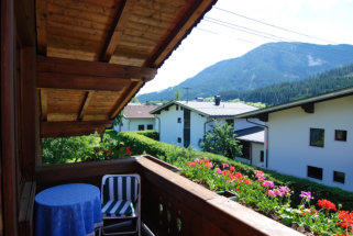 Balkon Dreibettzimmer Brixana